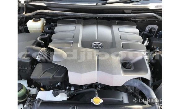 Acheter Import Voiture Toyota Land Cruiser Blanc à Import - Dubai, Ali Sabieh Region Acheter Import Voiture Toyota Land Cruiser Blanc à Import - Dubai, Ali Sabieh Region