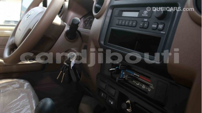 Big with watermark toyota land cruiser ali sabieh region import dubai 2522