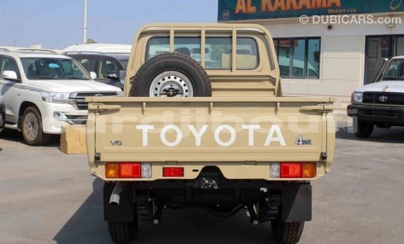 Acheter Import Voiture Toyota Land Cruiser Beige à Import - Dubai, Ali Sabieh Region Acheter Import Voiture Toyota Land Cruiser Beige à Import - Dubai, Ali Sabieh Region