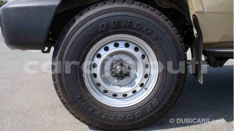 Big with watermark toyota land cruiser ali sabieh region import dubai 2522