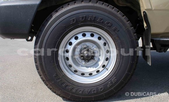 Acheter Import Voiture Toyota Land Cruiser Beige à Import - Dubai, Ali Sabieh Region Acheter Import Voiture Toyota Land Cruiser Beige à Import - Dubai, Ali Sabieh Region