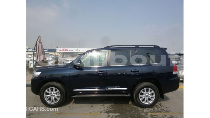 Big with watermark toyota land cruiser ali sabieh region import dubai 2524