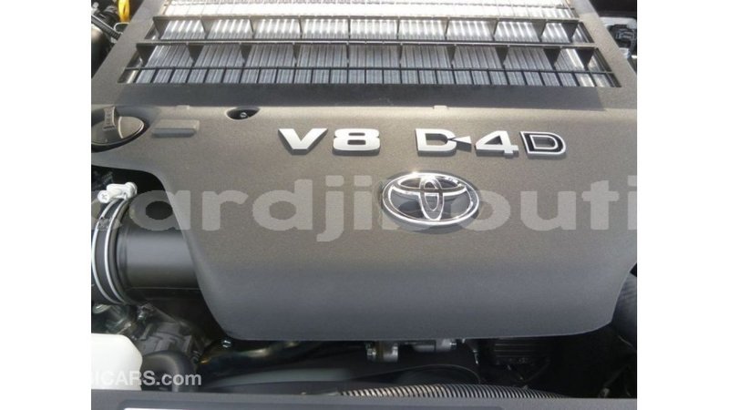 Big with watermark toyota land cruiser ali sabieh region import dubai 2524