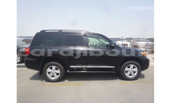 Acheter Import Voiture Toyota Land Cruiser Noir à Import - Dubai, Ali Sabieh Region Acheter Import Voiture Toyota Land Cruiser Noir à Import - Dubai, Ali Sabieh Region