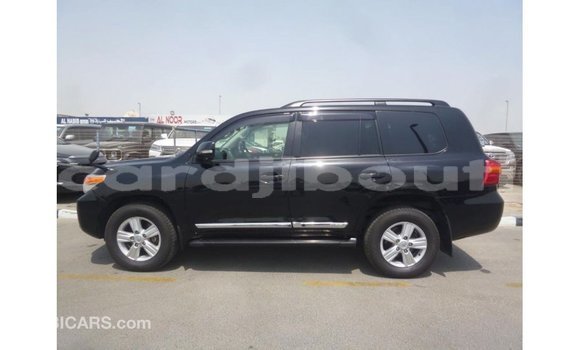 Acheter Import Voiture Toyota Land Cruiser Noir à Import - Dubai, Ali Sabieh Region Acheter Import Voiture Toyota Land Cruiser Noir à Import - Dubai, Ali Sabieh Region