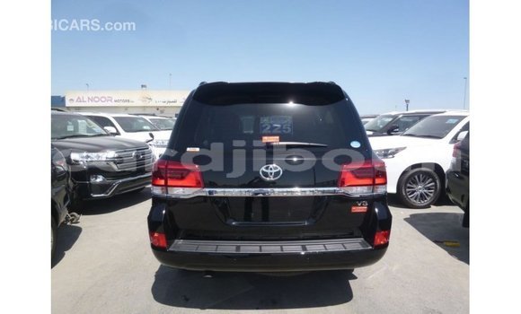 Acheter Import Voiture Toyota Land Cruiser Noir à Import - Dubai, Ali Sabieh Region Acheter Import Voiture Toyota Land Cruiser Noir à Import - Dubai, Ali Sabieh Region
