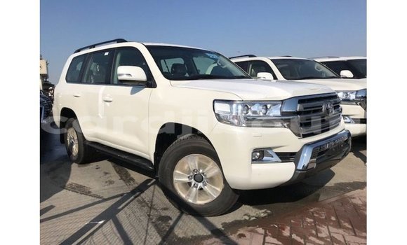 Acheter Import Voiture Toyota Land Cruiser Blanc à Import - Dubai, Ali Sabieh Region Acheter Import Voiture Toyota Land Cruiser Blanc à Import - Dubai, Ali Sabieh Region