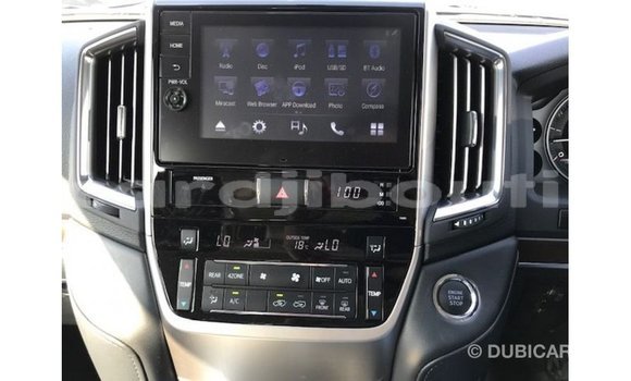 Acheter Import Voiture Toyota Land Cruiser Blanc à Import - Dubai, Ali Sabieh Region Acheter Import Voiture Toyota Land Cruiser Blanc à Import - Dubai, Ali Sabieh Region