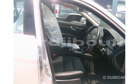 Acheter Import Voiture Mercedes-Benz 190 Autre à Import - Dubai, Ali Sabieh Region Acheter Import Voiture Mercedes-Benz 190 Autre à Import - Dubai, Ali Sabieh Region