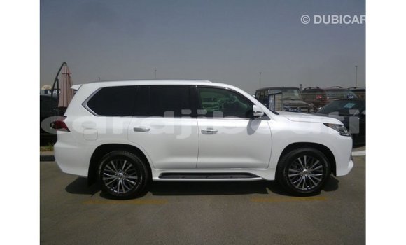 Acheter Import Voiture Lexus LX Blanc à Import - Dubai, Ali Sabieh Region Acheter Import Voiture Lexus LX Blanc à Import - Dubai, Ali Sabieh Region