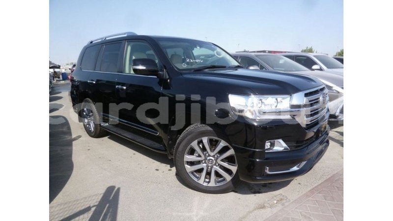 Big with watermark toyota land cruiser ali sabieh region import dubai 2534