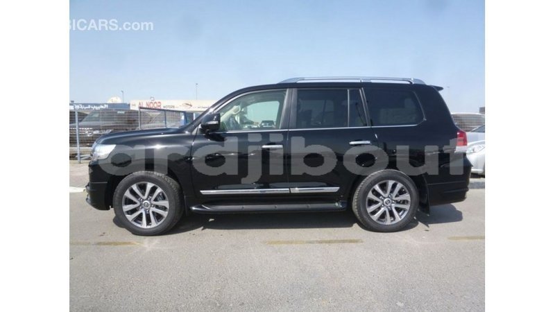 Big with watermark toyota land cruiser ali sabieh region import dubai 2534