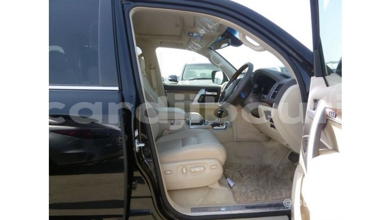 Big with watermark toyota land cruiser ali sabieh region import dubai 2534