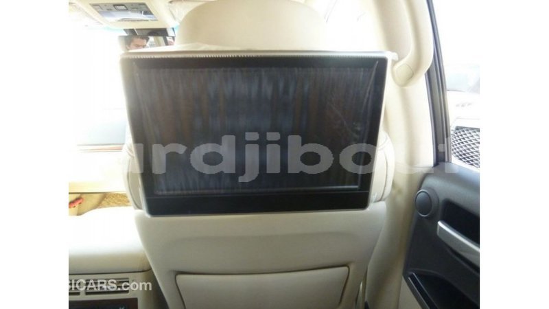 Big with watermark toyota land cruiser ali sabieh region import dubai 2534