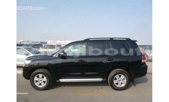 Acheter Import Voiture Toyota Land Cruiser Noir à Import - Dubai, Ali Sabieh Region Acheter Import Voiture Toyota Land Cruiser Noir à Import - Dubai, Ali Sabieh Region