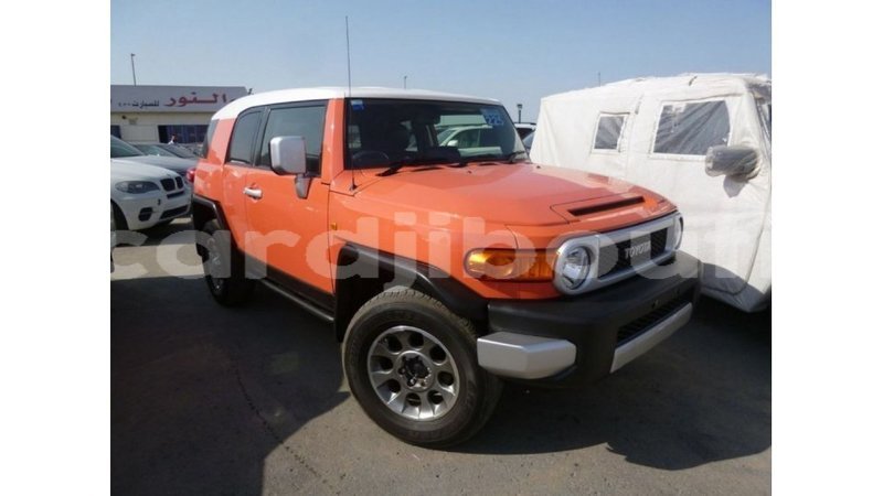 Big with watermark toyota fj cruiser ali sabieh region import dubai 2538