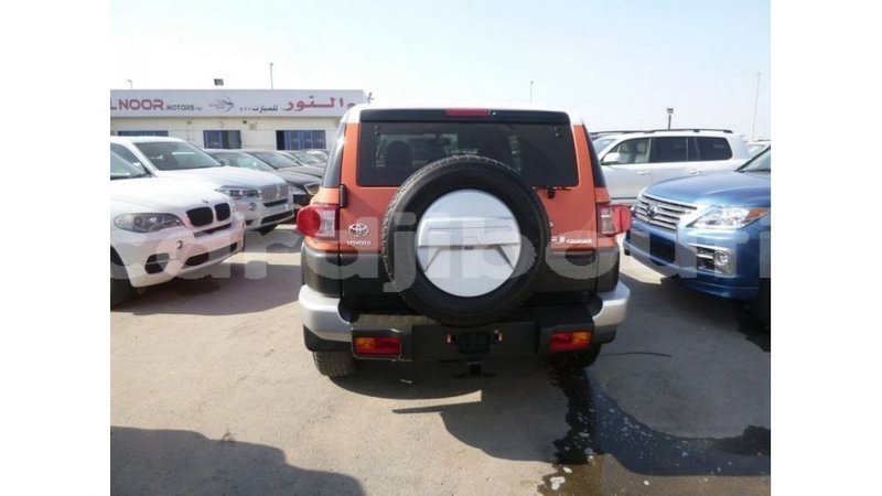 Big with watermark toyota fj cruiser ali sabieh region import dubai 2538