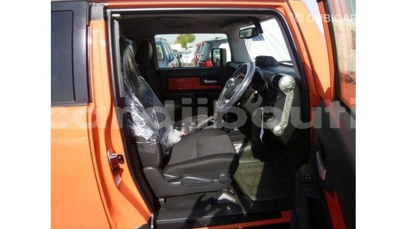 Big with watermark toyota fj cruiser ali sabieh region import dubai 2538