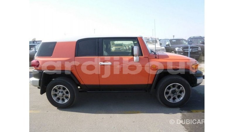 Big with watermark toyota fj cruiser ali sabieh region import dubai 2538