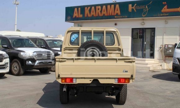 Acheter Import Voiture Toyota Land Cruiser Beige à Import - Dubai, Ali Sabieh Region Acheter Import Voiture Toyota Land Cruiser Beige à Import - Dubai, Ali Sabieh Region