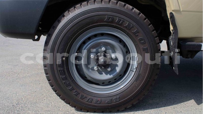 Big with watermark toyota land cruiser ali sabieh region import dubai 2546