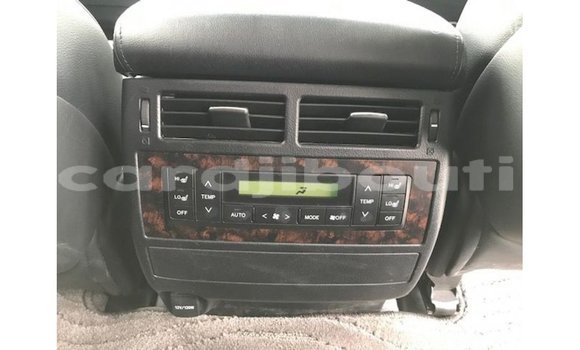 Acheter Import Voiture Toyota Land Cruiser Blanc à Import - Dubai, Ali Sabieh Region Acheter Import Voiture Toyota Land Cruiser Blanc à Import - Dubai, Ali Sabieh Region