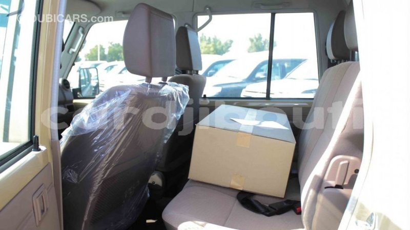 Big with watermark toyota land cruiser ali sabieh region import dubai 2549