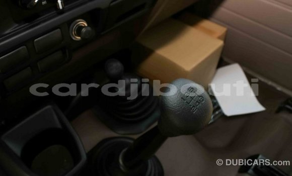 Acheter Import Voiture Toyota Land Cruiser Beige à Import - Dubai, Ali Sabieh Region Acheter Import Voiture Toyota Land Cruiser Beige à Import - Dubai, Ali Sabieh Region