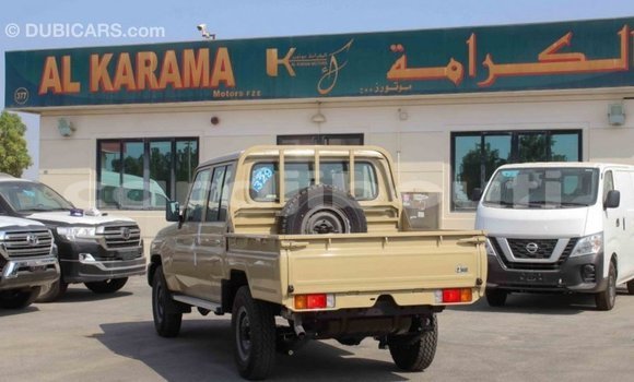 Acheter Import Voiture Toyota Land Cruiser Beige à Import - Dubai, Ali Sabieh Region Acheter Import Voiture Toyota Land Cruiser Beige à Import - Dubai, Ali Sabieh Region