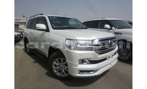 Acheter Import Voiture Toyota Land Cruiser Blanc à Import - Dubai, Ali Sabieh Region Acheter Import Voiture Toyota Land Cruiser Blanc à Import - Dubai, Ali Sabieh Region