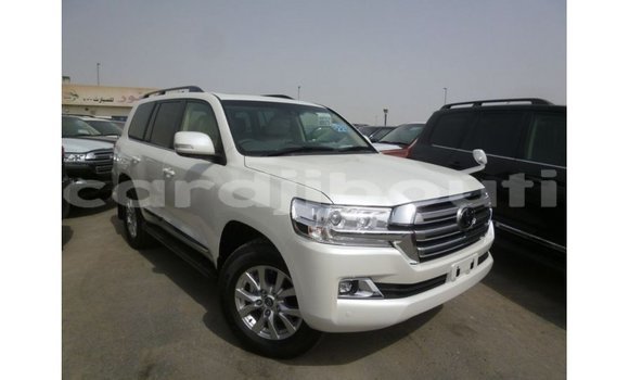 Acheter Import Voiture Toyota Land Cruiser Blanc à Import - Dubai, Ali Sabieh Region Acheter Import Voiture Toyota Land Cruiser Blanc à Import - Dubai, Ali Sabieh Region