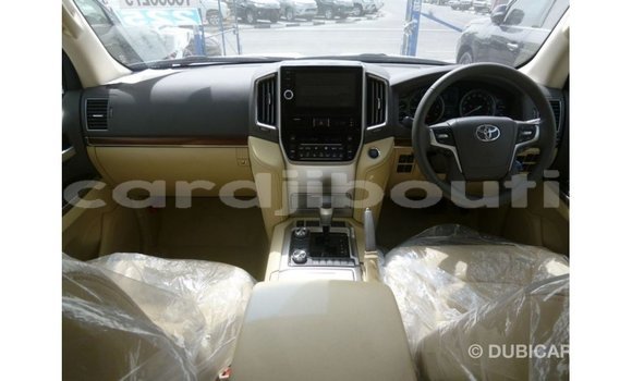 Acheter Import Voiture Toyota Land Cruiser Blanc à Import - Dubai, Ali Sabieh Region Acheter Import Voiture Toyota Land Cruiser Blanc à Import - Dubai, Ali Sabieh Region