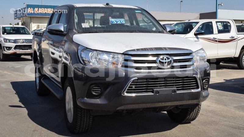Big with watermark toyota hilux ali sabieh region import dubai 2558