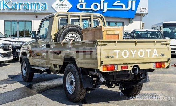 Acheter Import Voiture Toyota Land Cruiser Beige à Import - Dubai, Ali Sabieh Region Acheter Import Voiture Toyota Land Cruiser Beige à Import - Dubai, Ali Sabieh Region