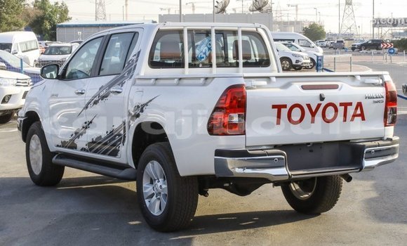 Buy Import Toyota Hilux White Car in Import - Dubai in Ali Sabieh Region Buy Import Toyota Hilux White Car in Import - Dubai in Ali Sabieh Region