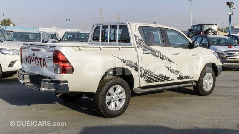 Big with watermark toyota hilux ali sabieh region import dubai 2563