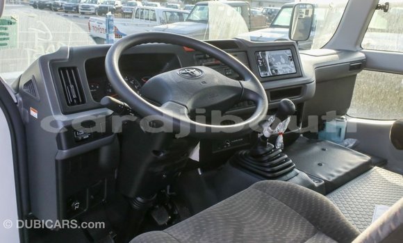 Acheter Import Voiture Toyota Coaster Blanc à Import - Dubai, Ali Sabieh Region Acheter Import Voiture Toyota Coaster Blanc à Import - Dubai, Ali Sabieh Region