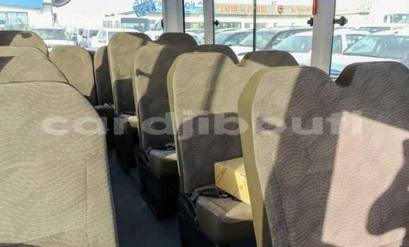 Acheter Import Voiture Toyota Coaster Blanc à Import - Dubai, Ali Sabieh Region Acheter Import Voiture Toyota Coaster Blanc à Import - Dubai, Ali Sabieh Region