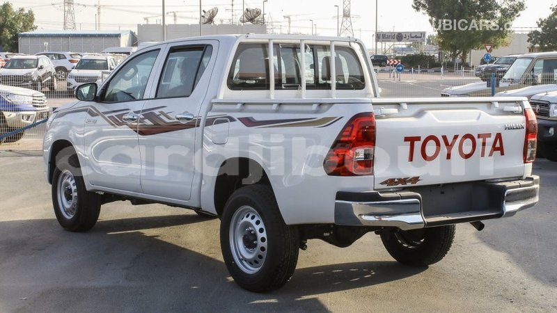 Big with watermark toyota hilux ali sabieh region import dubai 2566