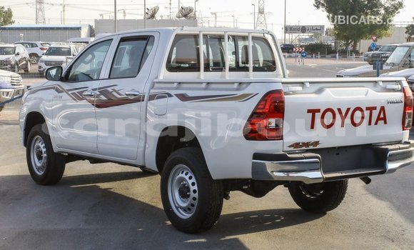 Buy Import Toyota Hilux White Car in Import - Dubai in Ali Sabieh Region Buy Import Toyota Hilux White Car in Import - Dubai in Ali Sabieh Region