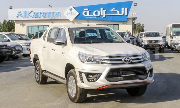 Acheter Import Voiture Toyota Hilux Blanc à Import - Dubai, Ali Sabieh Region Acheter Import Voiture Toyota Hilux Blanc à Import - Dubai, Ali Sabieh Region