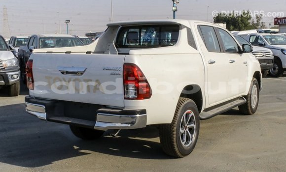 Acheter Import Voiture Toyota Hilux Blanc à Import - Dubai, Ali Sabieh Region Acheter Import Voiture Toyota Hilux Blanc à Import - Dubai, Ali Sabieh Region