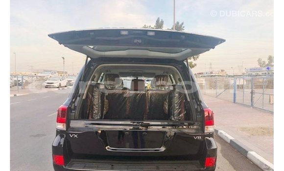 Acheter Import Voiture Toyota Land Cruiser Noir à Import - Dubai, Ali Sabieh Region Acheter Import Voiture Toyota Land Cruiser Noir à Import - Dubai, Ali Sabieh Region