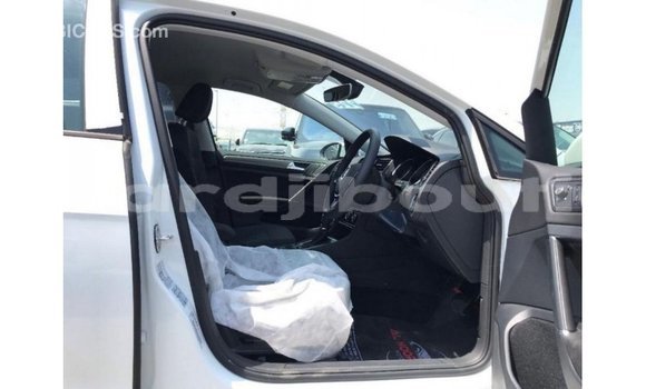 Acheter Import Voiture Volkswagen Golf Blanc à Import - Dubai, Ali Sabieh Region Acheter Import Voiture Volkswagen Golf Blanc à Import - Dubai, Ali Sabieh Region