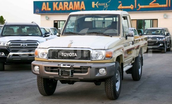 Acheter Import Voiture Toyota Land Cruiser Beige à Import - Dubai, Ali Sabieh Region Acheter Import Voiture Toyota Land Cruiser Beige à Import - Dubai, Ali Sabieh Region