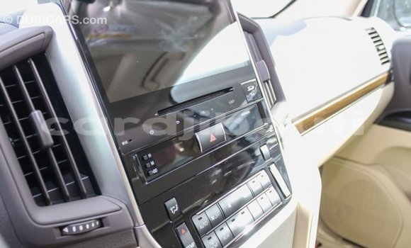 Acheter Import Voiture Toyota Land Cruiser Blanc à Import - Dubai, Ali Sabieh Region Acheter Import Voiture Toyota Land Cruiser Blanc à Import - Dubai, Ali Sabieh Region