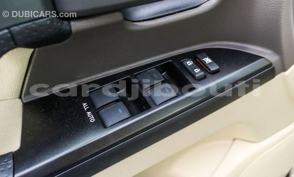 Acheter Import Voiture Toyota Land Cruiser Blanc à Import - Dubai, Ali Sabieh Region Acheter Import Voiture Toyota Land Cruiser Blanc à Import - Dubai, Ali Sabieh Region