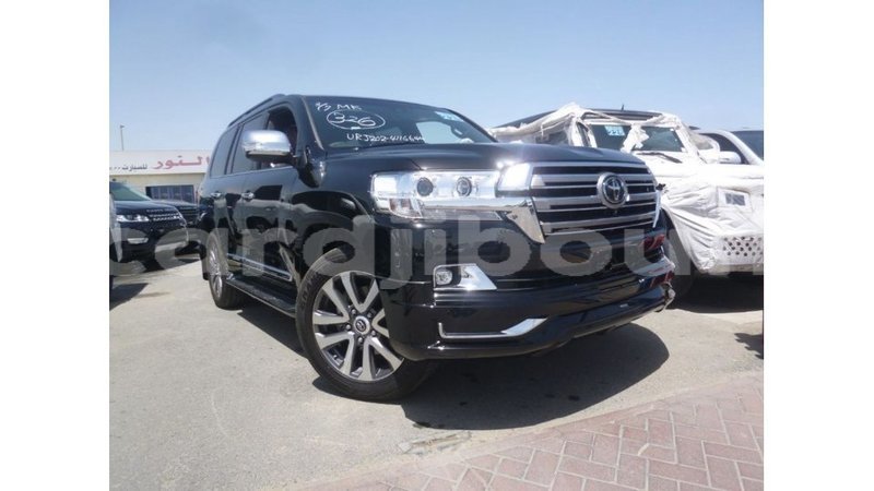 Big with watermark toyota land cruiser ali sabieh region import dubai 2580