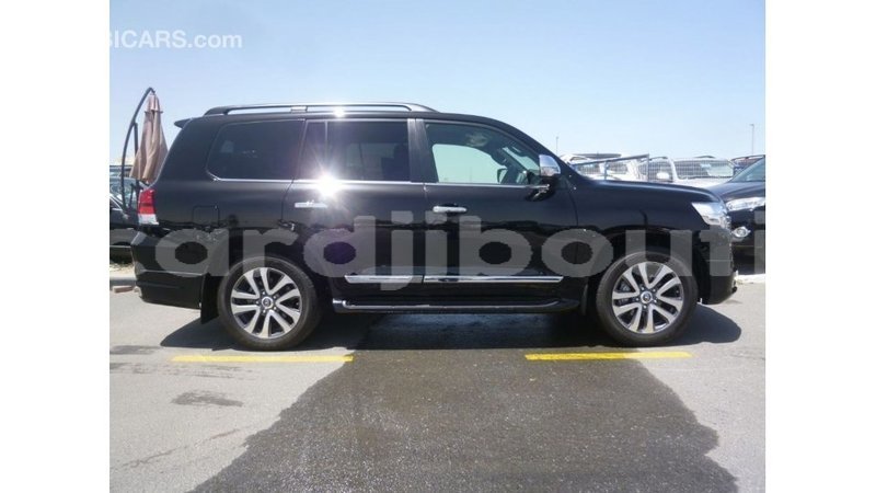 Big with watermark toyota land cruiser ali sabieh region import dubai 2580