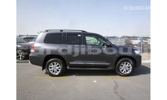 Acheter Import Voiture Toyota Land Cruiser Autre à Import - Dubai, Ali Sabieh Region Acheter Import Voiture Toyota Land Cruiser Autre à Import - Dubai, Ali Sabieh Region
